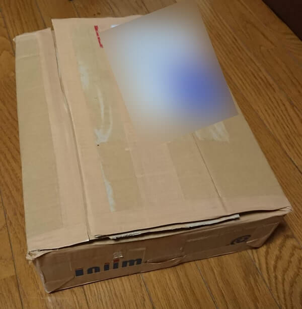 発送するアルバムを梱包